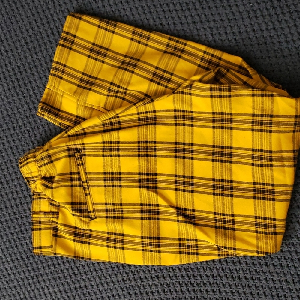Plaid yellow trousers